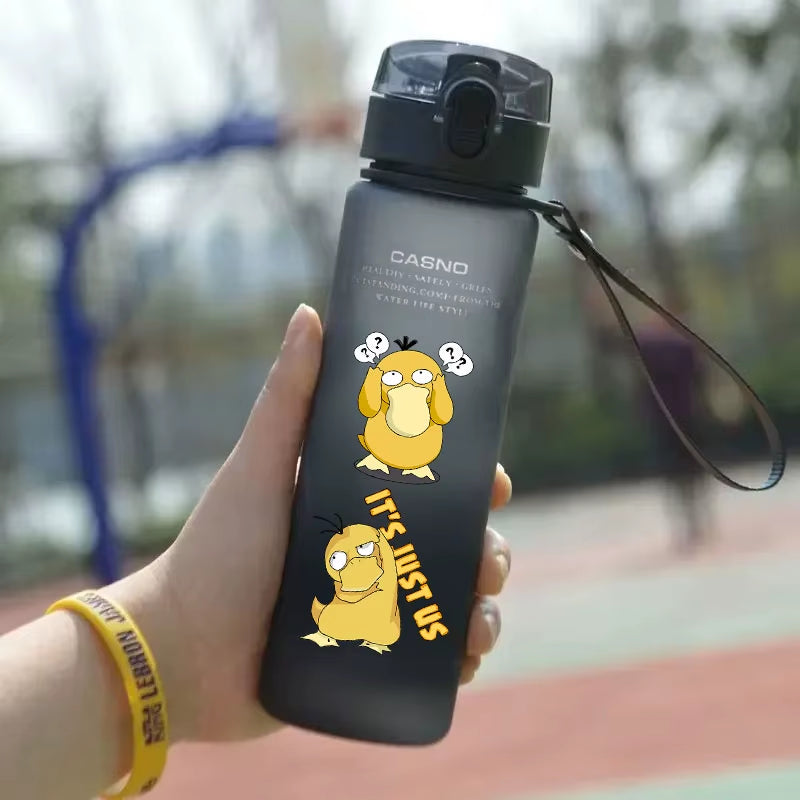 Pokemon 560ML Wasserbecher Kinder Tragbarer Kunststoff Cartoon Kawai Pikachu Erwachsene Outdoor Große Kapazität Sport Wasserflasche Pikachu