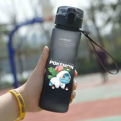 Pokemon 560ML Wasserbecher Kinder Tragbarer Kunststoff Cartoon Kawai Pikachu Erwachsene Outdoor Große Kapazität Sport Wasserflasche Pikachu
