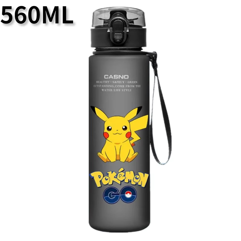 Pokemon 560ML Wasserbecher Kinder Tragbarer Kunststoff Cartoon Kawai Pikachu Erwachsene Outdoor Große Kapazität Sport Wasserflasche Pikachu