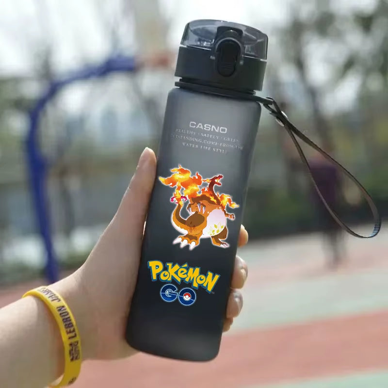 Pokemon 560ML Wasserbecher Kinder Tragbarer Kunststoff Cartoon Kawai Pikachu Erwachsene Outdoor Große Kapazität Sport Wasserflasche Pikachu
