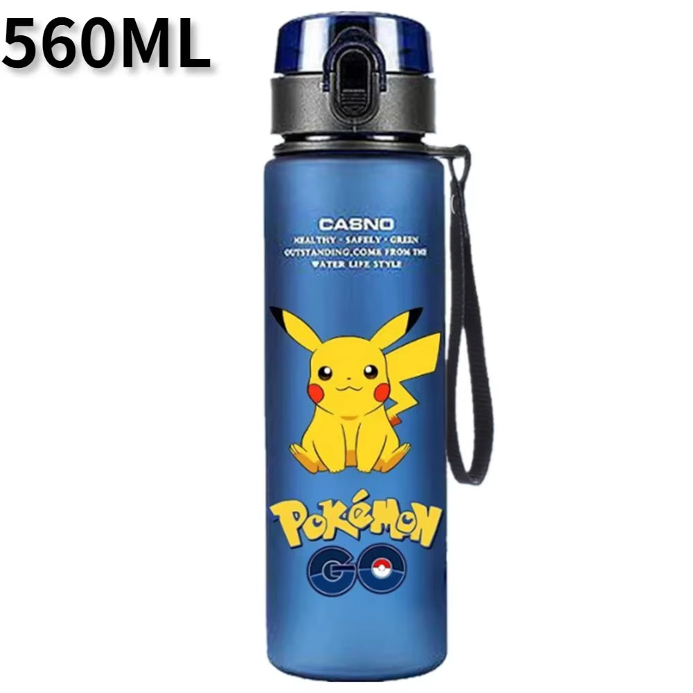 Pokemon 560ML Wasserbecher Kinder Tragbarer Kunststoff Cartoon Kawai Pikachu Erwachsene Outdoor Große Kapazität Sport Wasserflasche Pikachu
