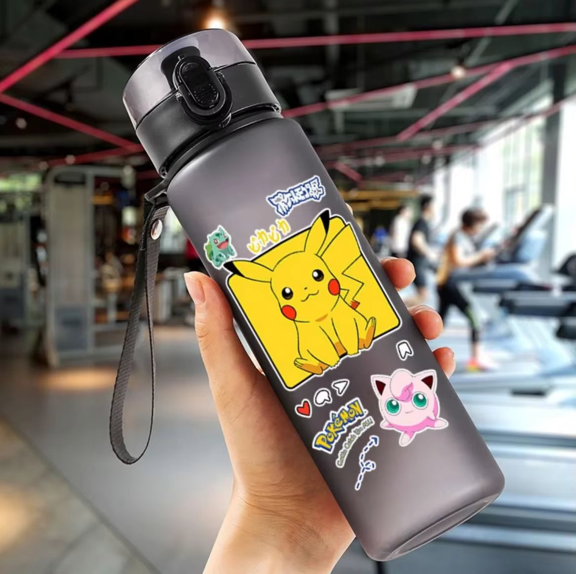 Pokemon 560ML Wasserbecher Kinder Tragbarer Kunststoff Cartoon Kawai Pikachu Erwachsene Outdoor Große Kapazität Sport Wasserflasche Pikachu