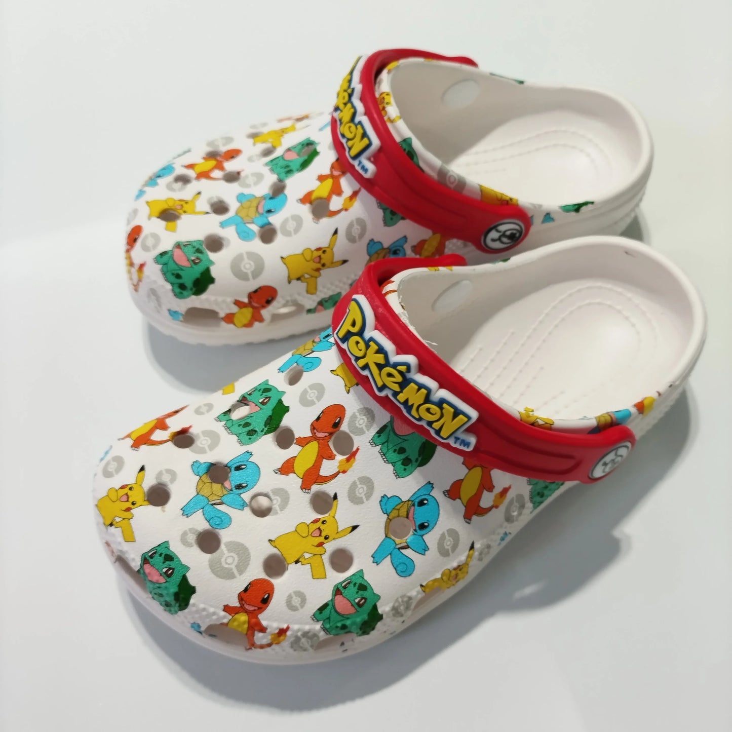 MINISO Pokemoned Hole Sandals Pikachu Squirtle Charmander Slippers Sandals Kawaii Anime Home Beach Shoes Summer Slippers Kids