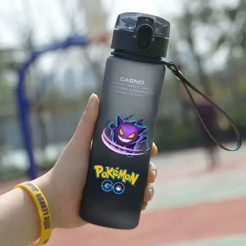 Pokemon 560ML Wasserbecher Kinder Tragbarer Kunststoff Cartoon Kawai Pikachu Erwachsene Outdoor Große Kapazität Sport Wasserflasche Pikachu