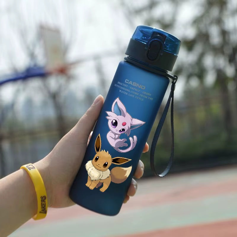 Pokemon 560ML Wasserbecher Kinder Tragbarer Kunststoff Cartoon Kawai Pikachu Erwachsene Outdoor Große Kapazität Sport Wasserflasche Pikachu