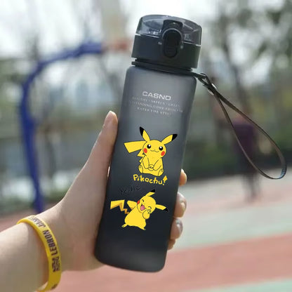 Pokemon 560ML Wasserbecher Kinder Tragbarer Kunststoff Cartoon Kawai Pikachu Erwachsene Outdoor Große Kapazität Sport Wasserflasche Pikachu