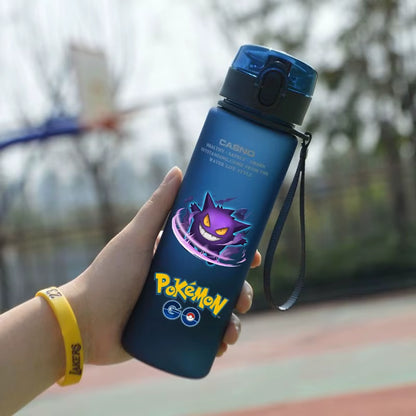 Pokemon 560ML Wasserbecher Kinder Tragbarer Kunststoff Cartoon Kawai Pikachu Erwachsene Outdoor Große Kapazität Sport Wasserflasche Pikachu